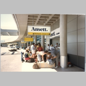 1988-08 - Australia Tour 128 - Brisbane Airport.jpg